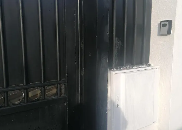 Maisonnette Independante * Morangis (Essonne)