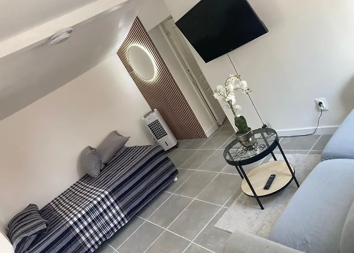 Maisonnette Independante Holiday home *