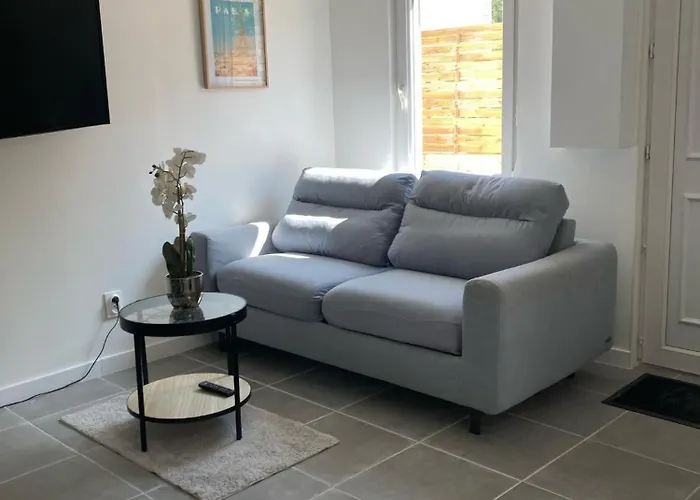 Holiday home Maisonnette Independante